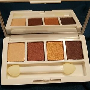 Clinique Makeup - 🎉Bundle 5 for $20🎉 Clinique Eyeshadow Quad Clinique Makeup - 🎉Bundle 5 for $20🎉 Clinique Eyeshadow Quad